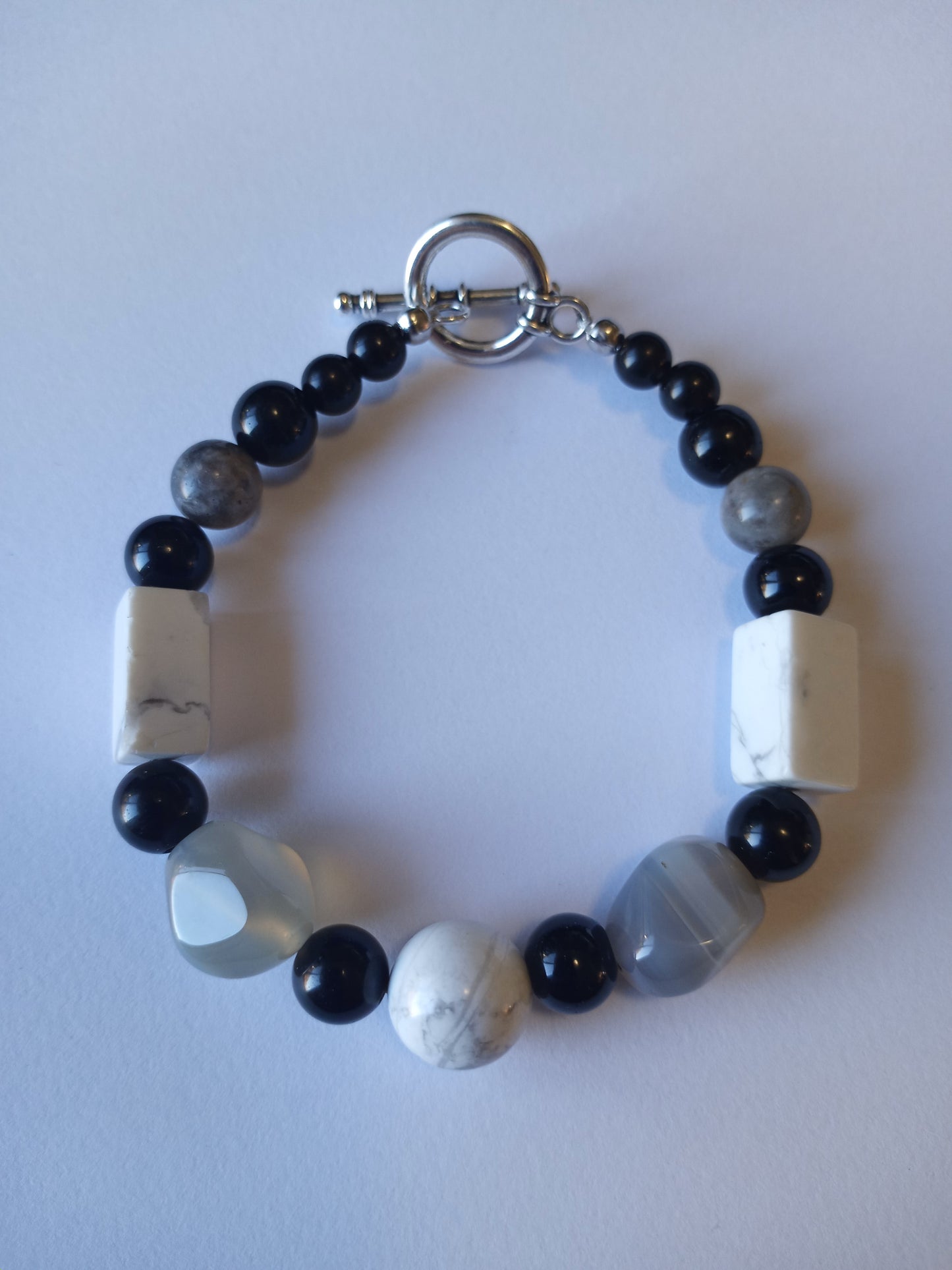 Banded Agate, Howlite and Obsidian Bracelet