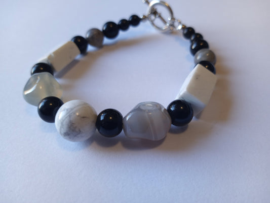 Banded Agate, Howlite and Obsidian Bracelet